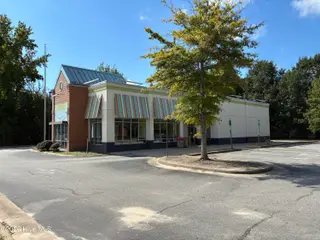 1237 N Road Street, Elizabeth City, NC 27909 — home, Elizabeth City, NC, photo 5 of 33: IMG_2275