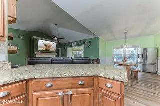 706 Daniel Lindsey Court, Sneads Ferry, NC 28460 — 3-bedroom home in Grantwood, Sneads Ferry, NC, photo 10 of 33: 18KITCHEN