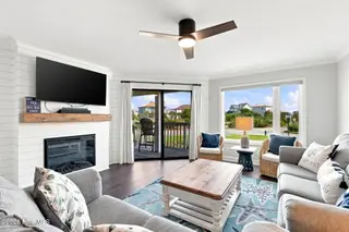 10300 Coast Guard Road D102, Emerald Isle, NC 28594 – photo 16: Living Area