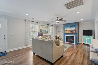 142 NE 14th Street, Oak Island, NC 28465 — 3-bedroom home in Tranquil Harbor, Oak Island, NC, photo 9 of 60: 36-web-or-mls-DSC06026