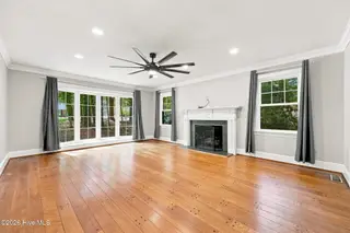 116 Oxford Road, Greenville, NC 27858 – photo 6: Living Room