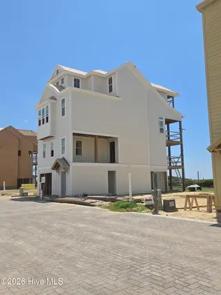 129 Ocean Promenade, Indian Beach, NC 28512 – photo 4: eb1a8b38-b5ec-4491-bd74-981edd7da3e8