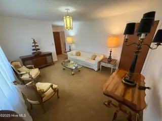 1701 S Nc 41 And 111 Highway, Beulaville, NC 28518 — 4-bedroom home, Beulaville, NC, photo 11 of 27: living room