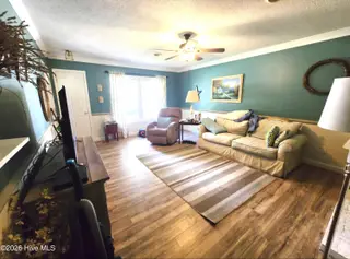 1014a Kings Way, New Bern, NC 28562 – photo 3: Livinig room