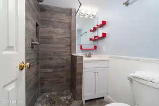 1918 W Ft Macon Road 201, Atlantic Beach, NC 28512 – photo 12: Full Bath View
