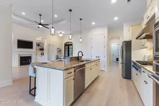 1825 S Moorings Drive, Wilmington, NC 28405 — 5-bedroom home in Landfall, Wilmington, NC, photo 11 of 73