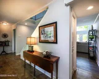 302 Plantation Drive, New Bern, NC 28562 – photo 10: Foyer