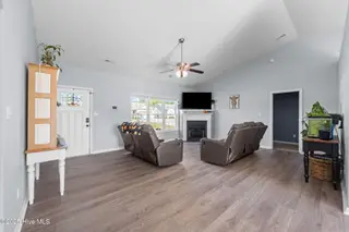 263 Sweet Gum Lane, Richlands, NC 28574 – photo 2: 44-web-or-mls-_RAD2780