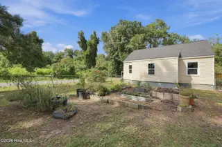 2707 Alabama Avenue, New Bern, NC 28560 — 2-bedroom home in Oakside, New Bern, NC, photo 6 of 54: 2707 Alabama