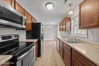 115 Laredo Drive, Jacksonville, NC 28540 – photo 16: 22-web-or-mls-115 Laredo Dr. 51