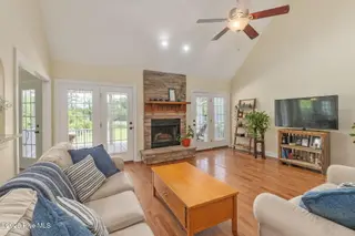 232 E Ivybridge Drive, Hubert, NC 28539 – photo 13: 27-web-or-mls-chadwick-visuals-232-e-ive
