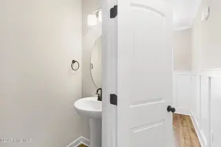 232 Cline Way 129, Beaufort, NC 28516 – photo 23: Powder Room