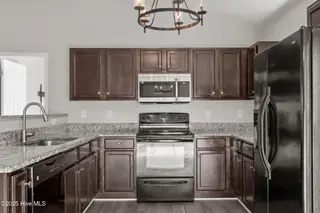 242 Sweet Gum Lane, Richlands, NC 28574 – photo 12: 38-web-or-mls-_RAD4250