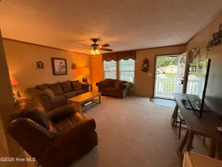1584 Gate 2 SW, Ocean Isle Beach, NC 28469 — 3-bedroom manufactured home in Seaside North, Ocean Isle Beach, NC, photo 5 of 18