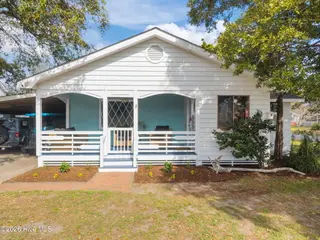 109 River Drive, Southport, NC 28461 – photo 4: Front of Home