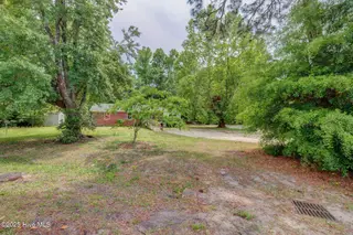 2128 Yaupon Drive, Wilmington, NC 28401 — 3-bedroom home in Greenfield Lake Estates, Wilmington, NC, photo 7 of 22: 2128YauponFrontShots-3
