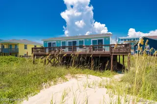405 Ocean Drive, Emerald Isle, NC 28594 – photo 3: 34-web-or-mls-cchadwick-visuals-405-ocea