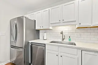 303 Barbour Road 701, Morehead City, NC 28557 – photo 7: 35-web-or-mls-303-Barbour-Rd-38_edit