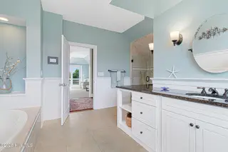 255 Gatsey Lane, Beaufort, NC 28516 — 3-bedroom home in Stanton Landing, Beaufort, NC, photo 18 of 53: Primary suite top floor