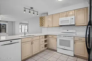 1505 Salter Path Road 418, Indian Beach, NC 28512 – photo 13: 25-web-or-mls-SW418-Dec6-2025-006