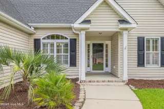 101 Cedar Tree Lane SW, Calabash, NC 28467 – photo 6: Front door area