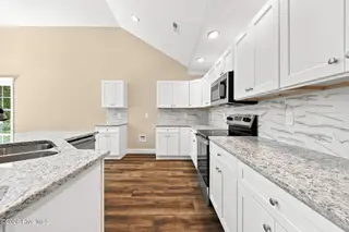 1301 Hunley Court, Winterville, NC 28590 – photo 10: 15-web-or-mls-BLS_0119_edit