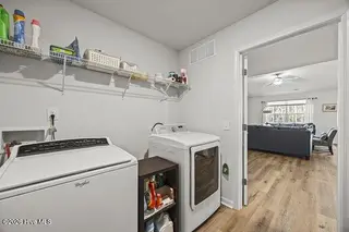 238 Poppleton Drive, Hampstead, NC 28443 – photo 19: m_19_laundry