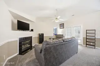 2223 Locksley Woods Drive G, Greenville, NC 27858 – photo 4: 10-web-or-mls-bls_0017