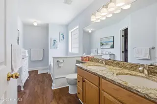 409 Neuchatel Road, New Bern, NC 28562 – photo 22: Primary Bathroom