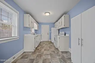 2609 Crockett Drive, Greenville, NC 27858 – photo 11: 24-web-or-mls-IMG_0018