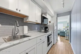 1904 E Ft Macon Road 144, Atlantic Beach, NC 28512 – photo 11: Kitchen