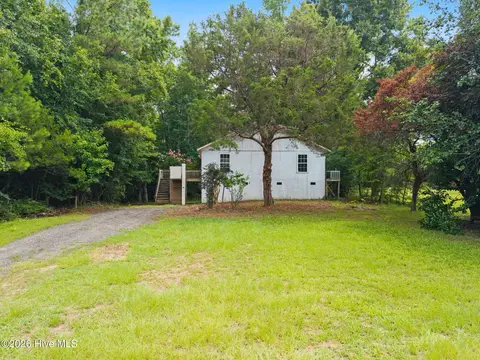 425 Colonial Landing Rd SE, Bolivia