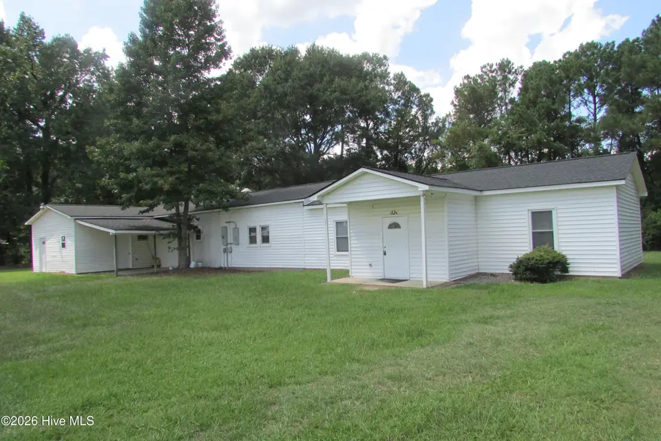 2347 W Wards Bridge Road, Warsaw, NC 28398 — home, Warsaw, NC, photo 1 of 14: IMG_5298