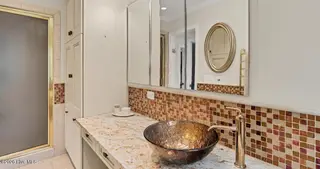 4 Westlake Pointe Drive, Pinehurst, NC 28374 — 3-bedroom home in Westlake Pointe, Pinehurst, NC, photo 20 of 27: masterbathwestlake