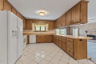 311 Lord Granville Drive, Morehead City, NC 28557 – photo 17: Kitchen