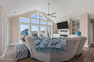 2009 Emerald Drive, Emerald Isle, NC 28594 – photo 5: Living Area