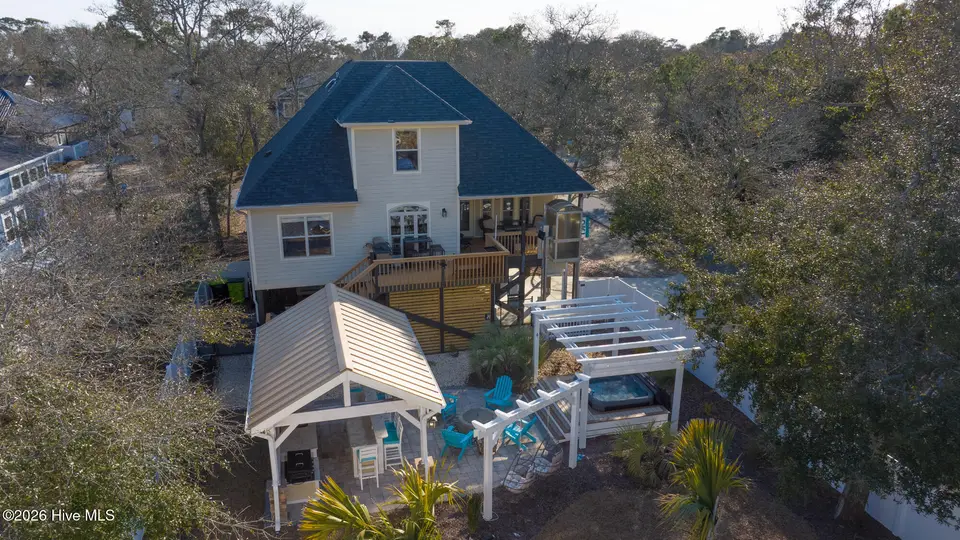 1808 W Oak Island Drive, Oak Island, NC 28465 – photo 1 of 75: 1808 W Oak Island Drive-83