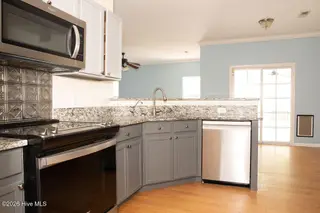 6600 Dorrington Drive, Wilmington, NC 28412 — 4-bedroom home in Lords Creek, Wilmington, NC, photo 10 of 33: 6600Dorrington_060
