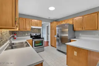 903 Gum Branch Court, Havelock, NC 28532 – photo 9: Kitchen