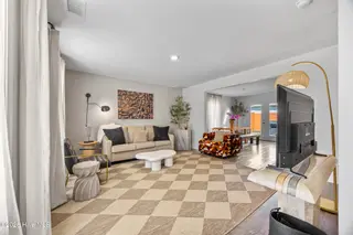 903 Walnut Street, Wilmington, NC 28401 – photo 8: 10_living room
