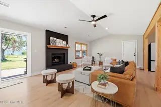 1706 Carolina Avenue, Newport, NC 28570 – photo 6: Living Room