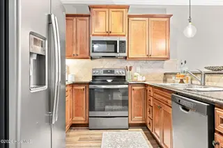 1701 Cambria Drive B, Greenville, NC 27858 – photo 7: 23-web-or-mls-IMG_0027