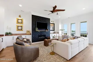 402 Kensington Place, Newport, NC 28570 – photo 6: Custom Cabinetry