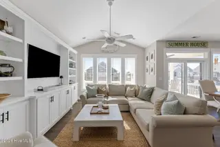 310 Oceanaire Lane, Surf City, NC 28445 – photo 17: 009_310_oceanaire_lane-9_451