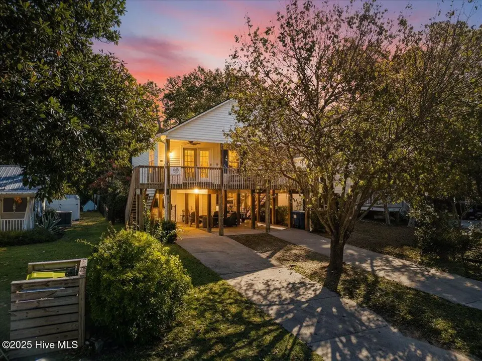 328 NE 41st Street, Oak Island, NC 28465 – photo 1 of 38: 01-kahunaphoto