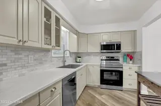 724 Azalea Drive 433, Hampstead, NC 28443 – photo 17: Kitchen