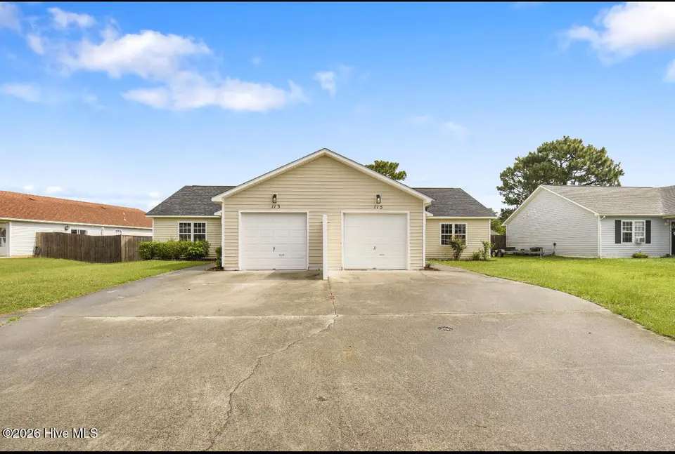113 Charlton Road, Hubert, NC 28539 – photo 1 of 16