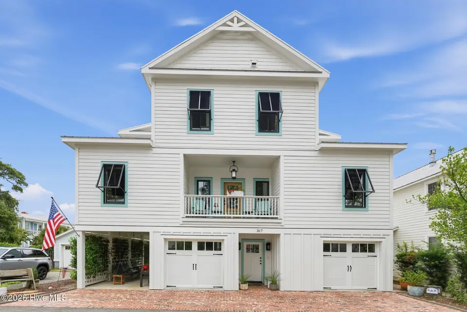 317 W Brunswick Street, Southport, NC 28461 – photo 1 of 30: 01_beyc6ab5c13c37db3