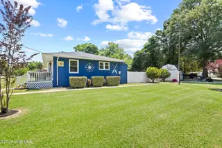 100 Dewitt Street, Jacksonville, NC 28540 — 3-bedroom home in Oak Grove, Jacksonville, NC, photo 3 of 38