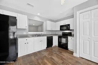4132 Brook Creek Lane B, Greenville, NC 27858 – photo 4: DSC_2205